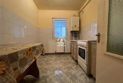 Apartament decomandat cu 2 camere in Nicolina 1, etajul 1 - 4