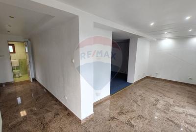 Spatiu Comercial de Inchiriat sau de Vanzare - 2