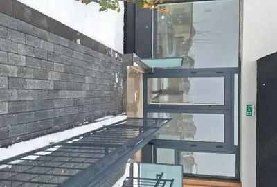 Spațiu comercial, de 40 mp, în Tractorul - 2