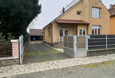 Casa de vanzare in orasul Livada - 4