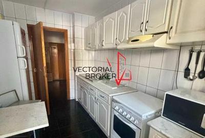 Apartament cu 4 camere semidecomandat, mobilat în Dristor