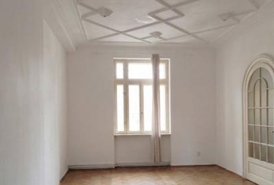 Apartament cu 3 camere semidecomandat în Moșilor - 1