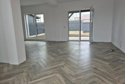 Duplex cu 4 camere cu Canalizare în Valea Lupului - 1