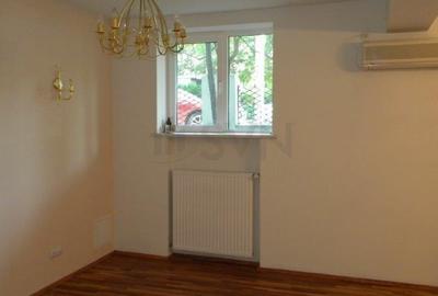 REA0113931 Apartament cu 4 camere Televiziune - 4