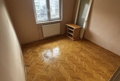 Apartament cu 4 camere decomandat în Central - 10