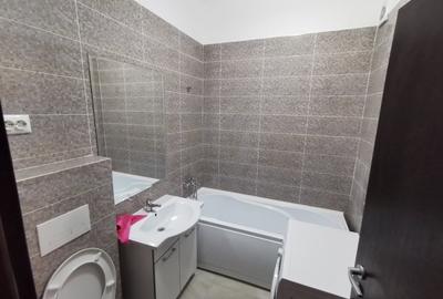 Apartament cu 3 camere semidecomandat în Păcurari