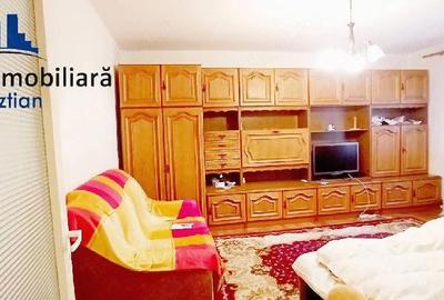 Apartament cu 3 camere decomandat în Micro 16 - 10