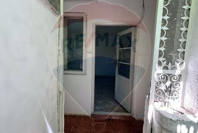 Casă cu 5 camere cu Teren 265 Mp în Traian - 6