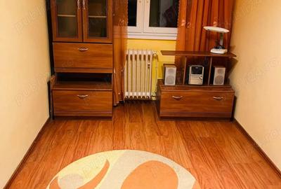 Apartament cu 3 camere semidecomandat în Central - 2