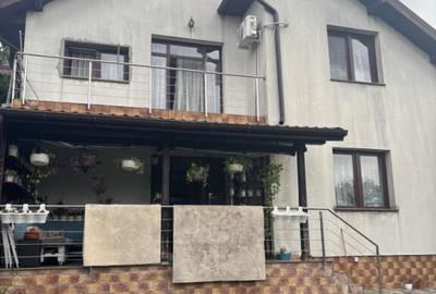 Casă cu 7 camere cu Teren 518 Mp în Cârcea - 10