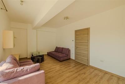 Penthouse cu 2 camere decomandat, mobilat în Tractorul - 9