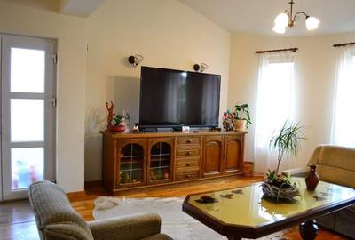 Giroc - Vatra satului- casa parter - 3 camere- 130 mp utili - 3