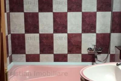 Apartament cu 3 camere decomandat în Obor