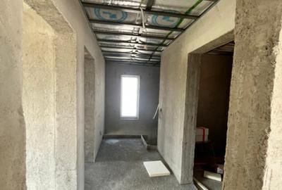 Casă cu 5 camere cu Teren 250 Mp în Central - 3