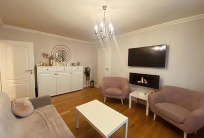 Apartament cu 3 camere decomandat în Astra