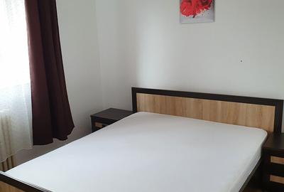 Inchiriez apartament 2 camere zona ultracentrala - 3