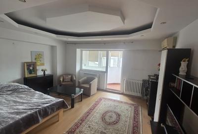 Garsonieră decomandată în Nicolina - 2