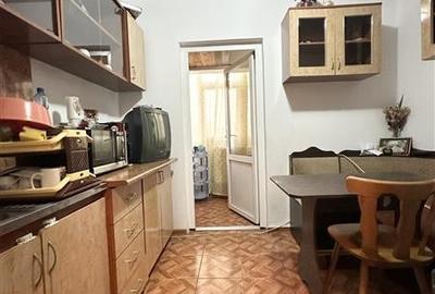 Apartament cu 3 camere decomandat în Central - 9