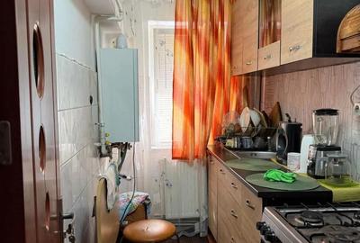 Apartament cu 3 camere decomandat în 9 Mai - 5