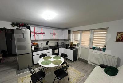 Apartament renovat, decomandat , 2 camere, zona micro 3 - 1