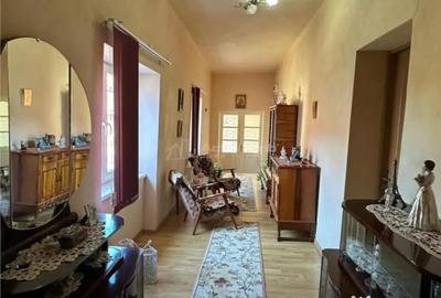 Casă cu 6 camere cu Teren 1727 Mp în Central - 6