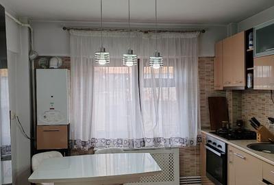 Apartament cu 2 camere decomandat în Central - 3