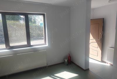 Inchiriez spatiu de birou comercial cu suprafata de 70 mp si curte pavata de 100 mp , zona cu vad - 2