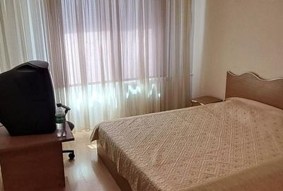 Apartament cu 3 camere decomandat în Titan