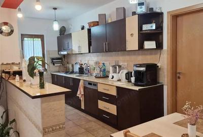 Casă cu 5 camere cu Teren 333 Mp în Central