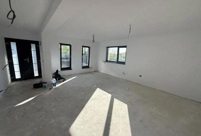 Casă cu 3 camere cu Teren 430 Mp în Central - 8