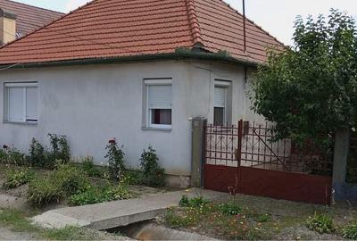 Casă cu 3 camere în Central