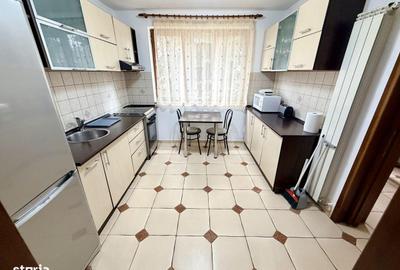 Casă cu 5 camere cu Canalizare în Central - 1