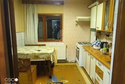 Apartament 4 camere în zona BLOCUL SPRAY - 1