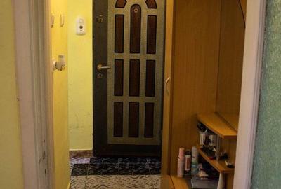 Garsonieră decomandată în Steaua - 2