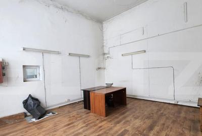 Spațiu comercial, de 120 mp, în Central - 3