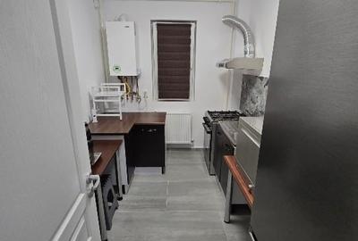Vând Apartament 2 camere - 53 mp - 2 balcoane, 2 parcări, pod propriu - 5