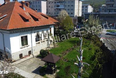 Casă cu Teren 1071 Mp în Central - 6