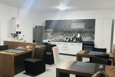 Casă cu 4 camere cu Canalizare în Central - 3