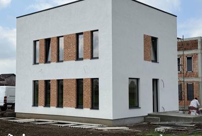 Casă cu 4 camere cu Teren 300 Mp în Central - 12