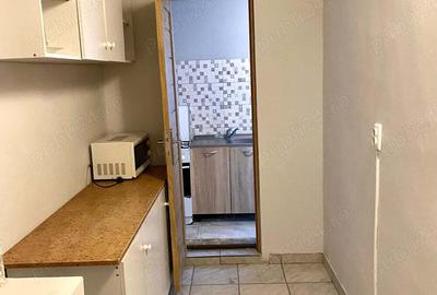 Inchiriez apartament 2 cam parter (?i periode scurte...) - 2