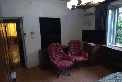 Casă cu 4 camere cu Teren 927 Mp în Sud - 1