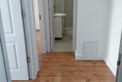 Apartament cu 3 camere decomandat în 1 Decembrie
