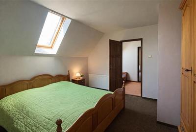 Casa nordica luminoasa,gata de mutat, garaj cald,spatiu de poveste la mansarda,i - 12