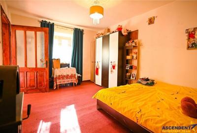 FILM! Casa saseasca, renovata exterior, in centrul localitatii Holbav, Brasov. - 13