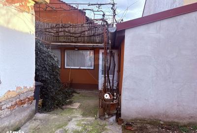 Casă cu 3 camere cu Teren 126 Mp în Central