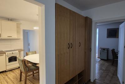 De inchiriat ap . 4 camere , cart. Dambu-Pietros - 2