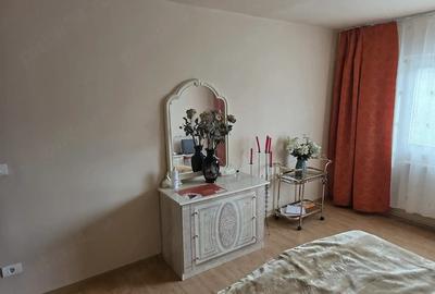 Apartament cu 3 camere decomandat în Micălaca - 2