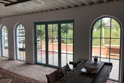 Casă cu 3 camere în Nuci - 1