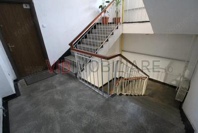 Apartament cu 3 camere decomandat în Decebal
