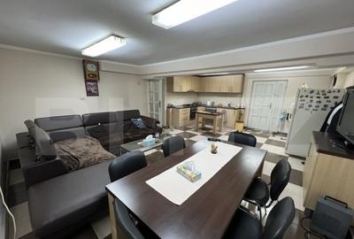 Casa de vanzare, pretabil pentru pensiune/azil, 7 camere, 42 - 26